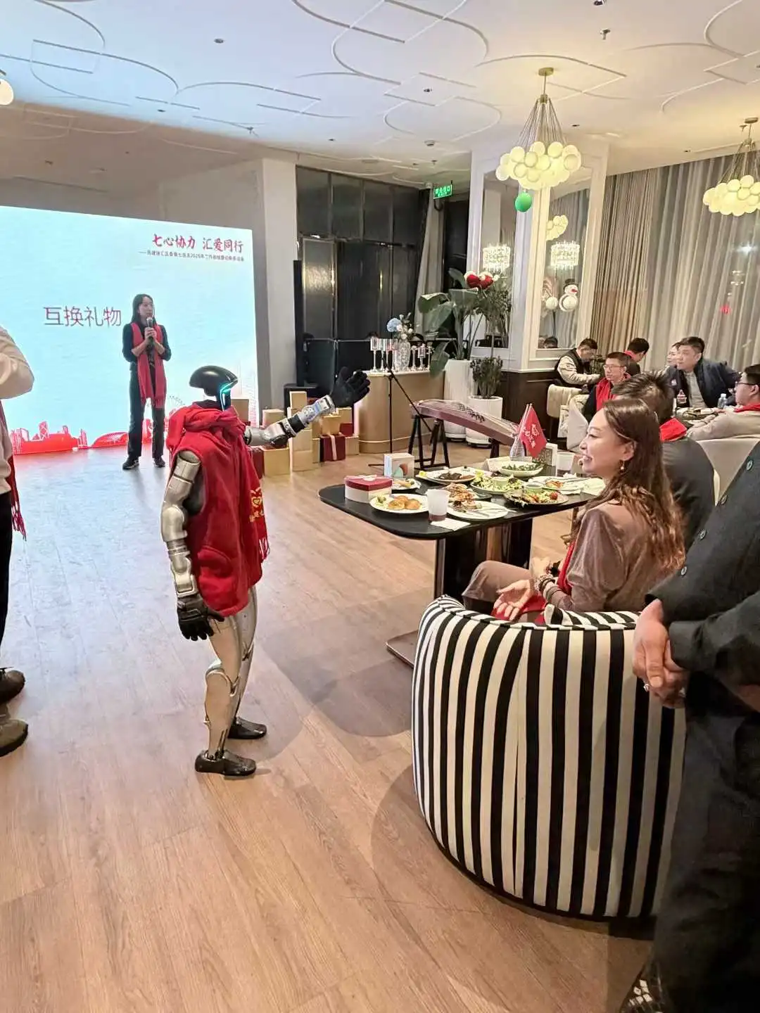 七心协力汇爱同行！鼓马机器人以科技之力搭建青少年交流桥梁