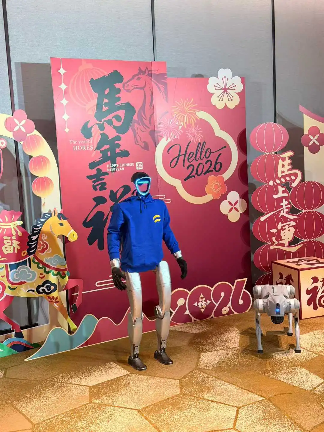 科技赋能场景新体验 年会开业场景中机器人的实际应用价值