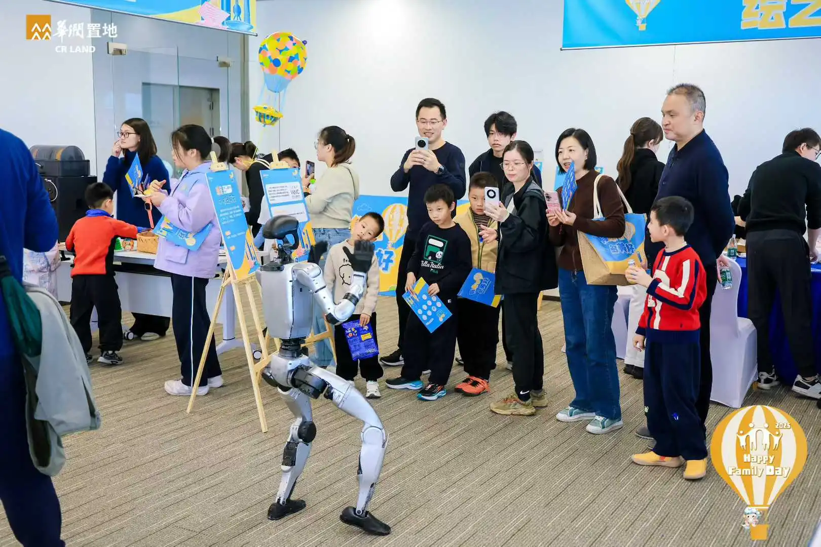 鼓马机器人 × 生活场景：以科技温度，解锁暖心服务新体验